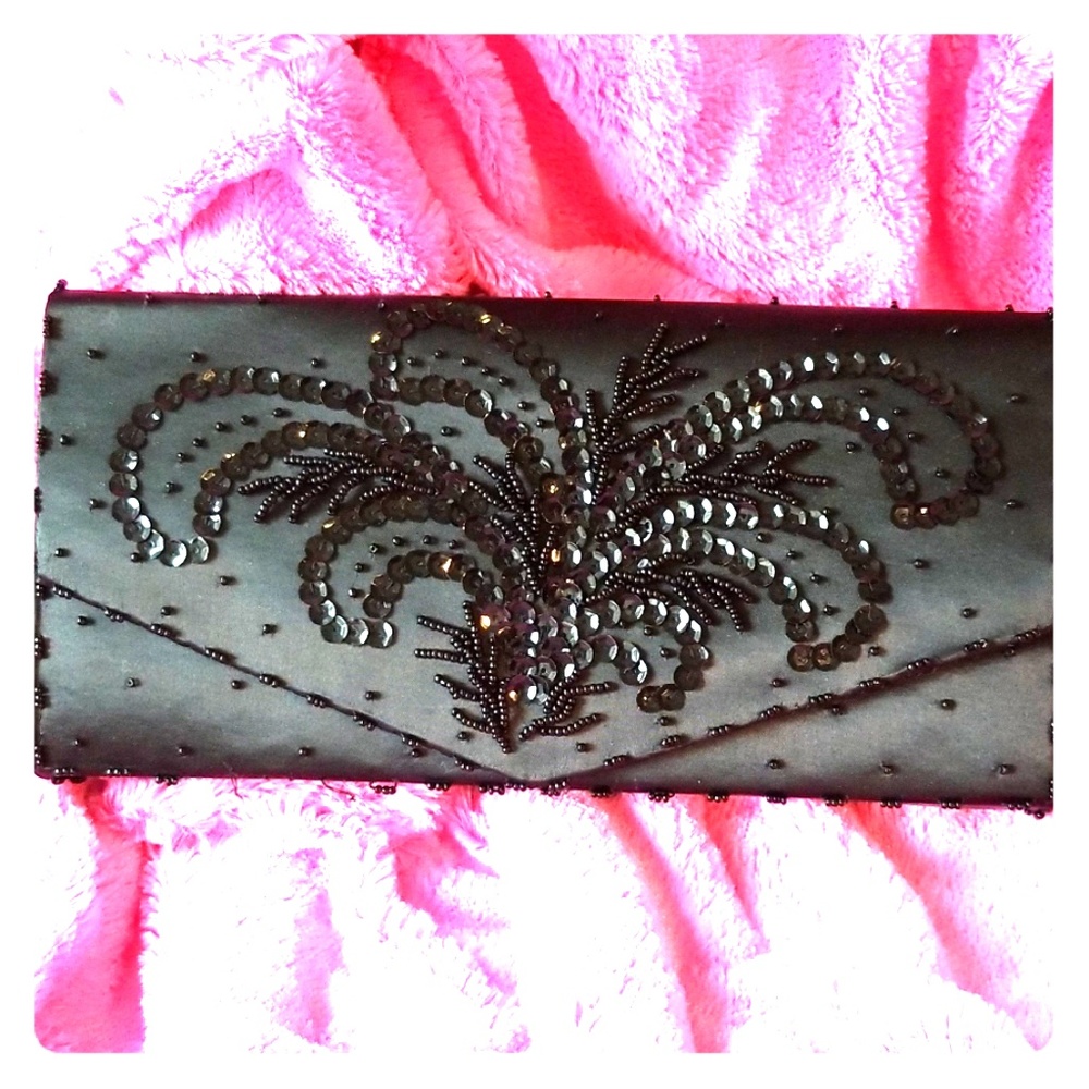 Fortune Black Beaded Clutch